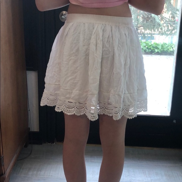 White skirt - Picture 2 of 2